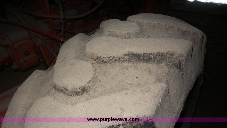 image for item L2067 1991 Athey 7-12 force feed loader