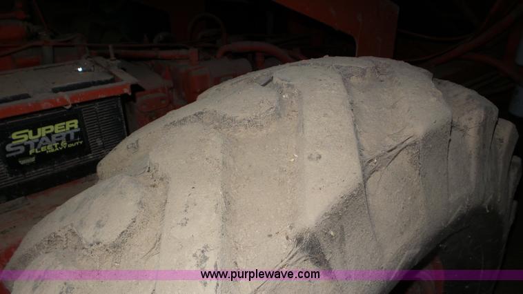 image for item L2067 1991 Athey 7-12 force feed loader