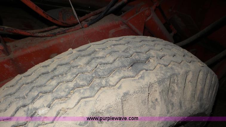 image for item L2067 1991 Athey 7-12 force feed loader