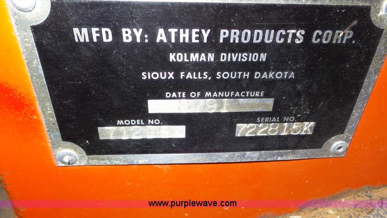 image for item L2067 1991 Athey 7-12 force feed loader