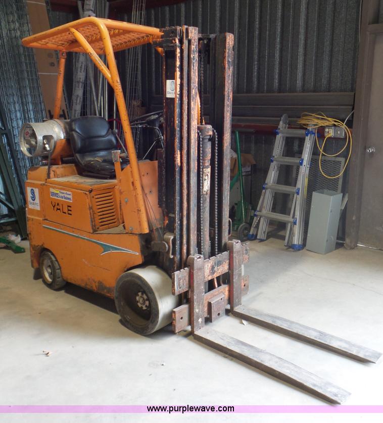 image for item L2077 Yale rough terrain forklift