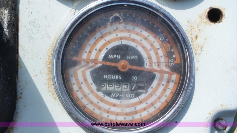 image for item L2078 Oliver 1600 tractor