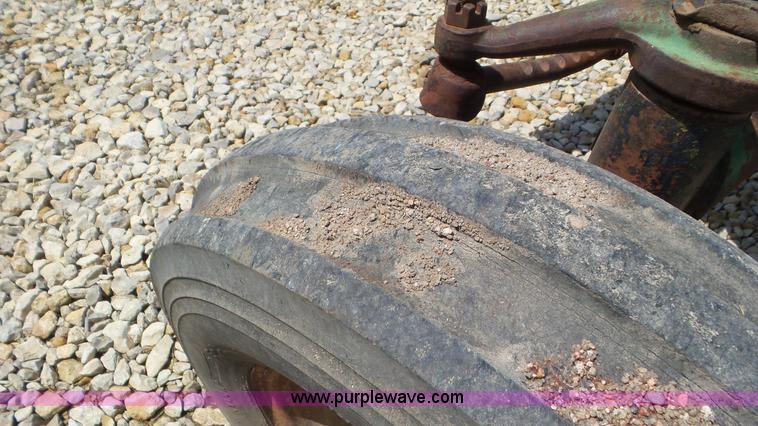 image for item L2078 Oliver 1600 tractor