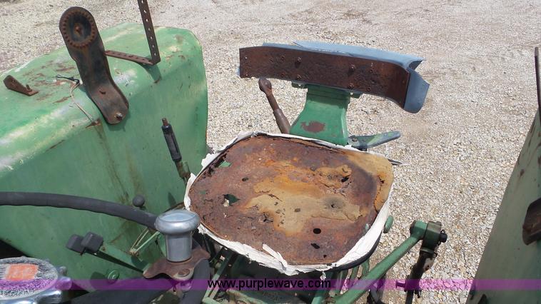 image for item L2078 Oliver 1600 tractor