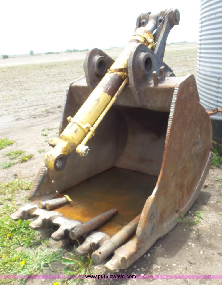 image for item L2082 Esco excavator bucket