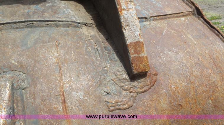 image for item L2082 Esco excavator bucket