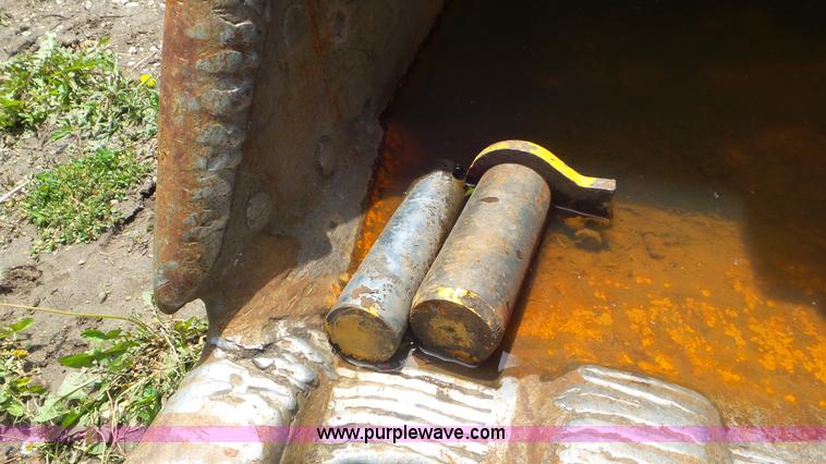 image for item L2082 Esco excavator bucket