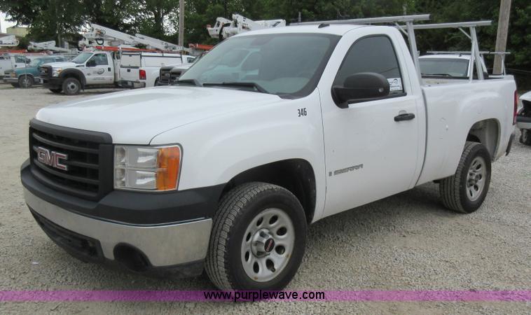 image for item L2752 2008 GMC Sierra 1500 pickup truck