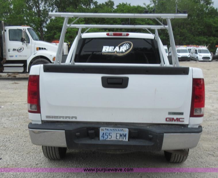 image for item L2752 2008 GMC Sierra 1500 pickup truck