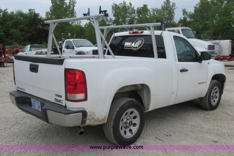image for item L2752 2008 GMC Sierra 1500 pickup truck