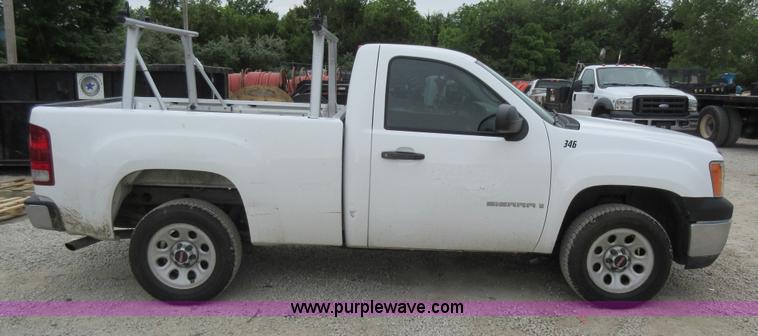 image for item L2752 2008 GMC Sierra 1500 pickup truck