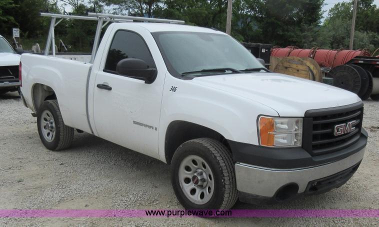 image for item L2752 2008 GMC Sierra 1500 pickup truck