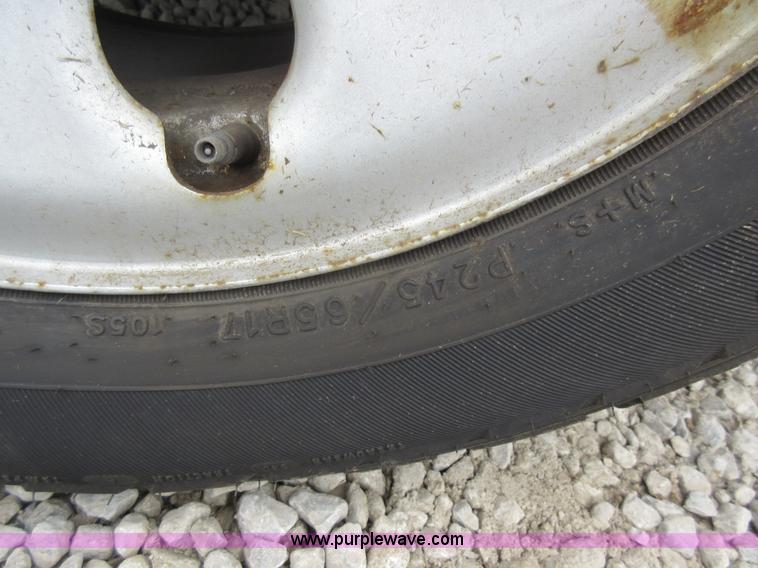 image for item L2752 2008 GMC Sierra 1500 pickup truck