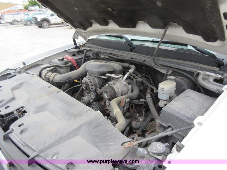 image for item L2752 2008 GMC Sierra 1500 pickup truck