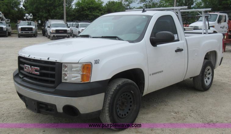 image for item L2754 2008 GMC Sierra 1500 pickup truck