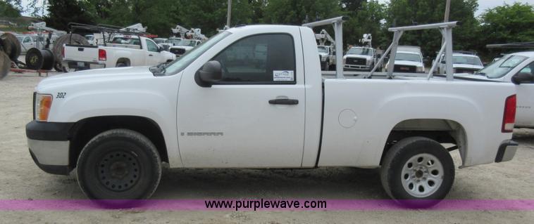 image for item L2754 2008 GMC Sierra 1500 pickup truck