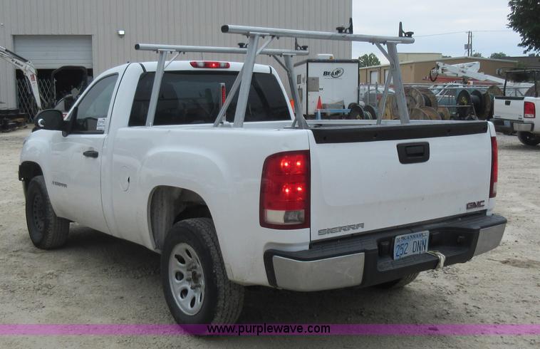 image for item L2754 2008 GMC Sierra 1500 pickup truck