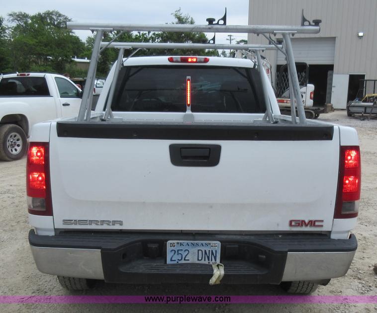 image for item L2754 2008 GMC Sierra 1500 pickup truck