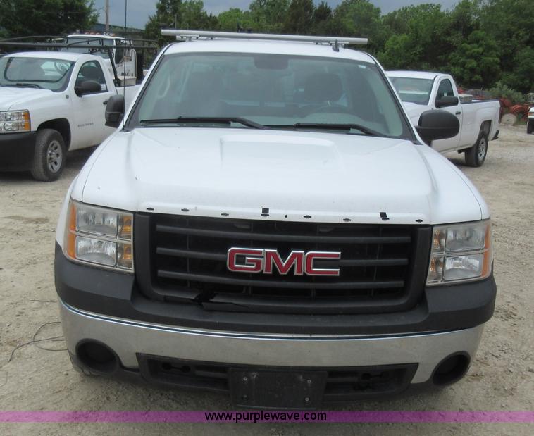 image for item L2754 2008 GMC Sierra 1500 pickup truck