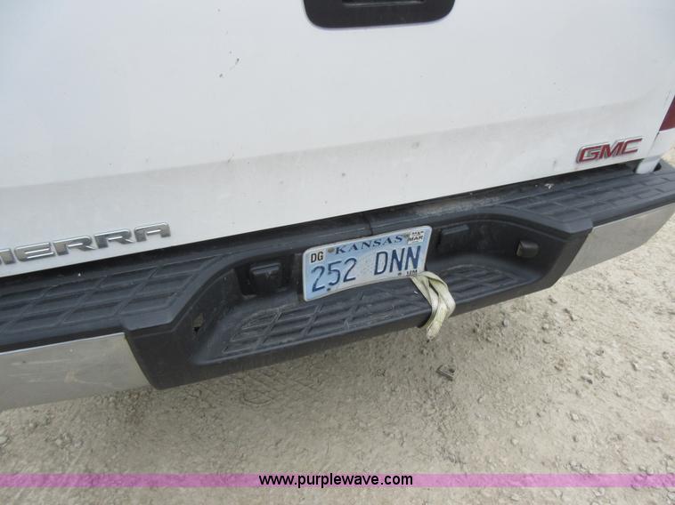 image for item L2754 2008 GMC Sierra 1500 pickup truck