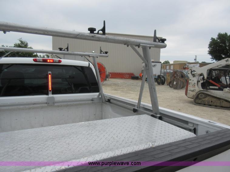 image for item L2754 2008 GMC Sierra 1500 pickup truck