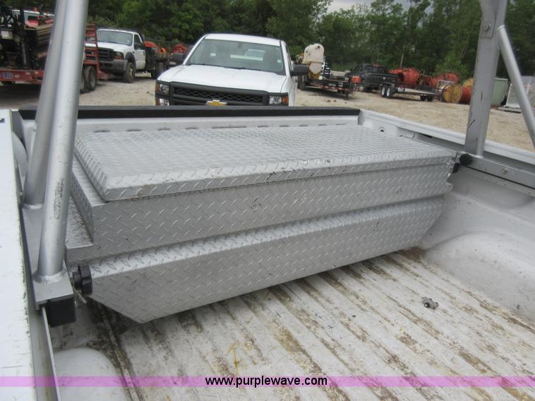 image for item L2754 2008 GMC Sierra 1500 pickup truck