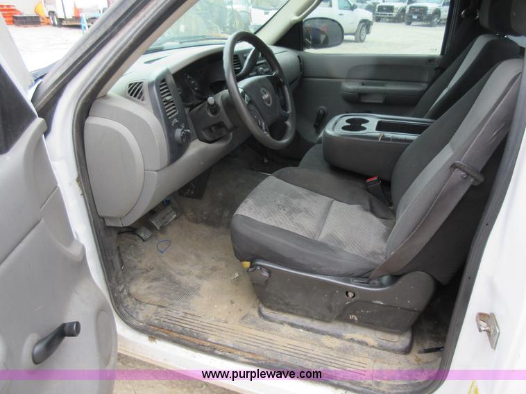 image for item L2754 2008 GMC Sierra 1500 pickup truck