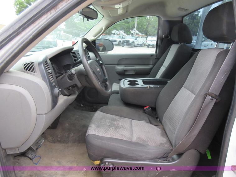 image for item L2754 2008 GMC Sierra 1500 pickup truck