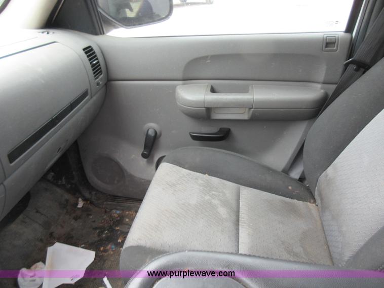 image for item L2754 2008 GMC Sierra 1500 pickup truck