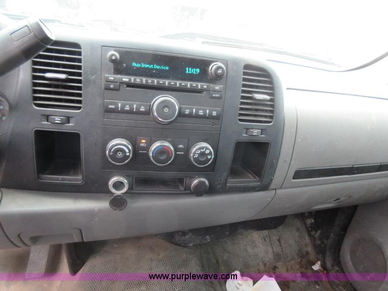 image for item L2754 2008 GMC Sierra 1500 pickup truck