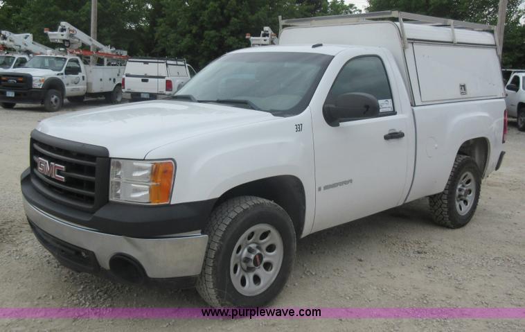 image for item L2758 2008 GMC Sierra 1500 pickup truck