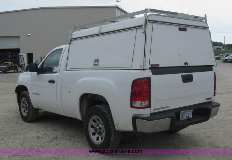 image for item L2758 2008 GMC Sierra 1500 pickup truck