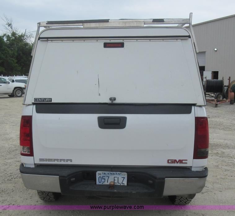 image for item L2758 2008 GMC Sierra 1500 pickup truck