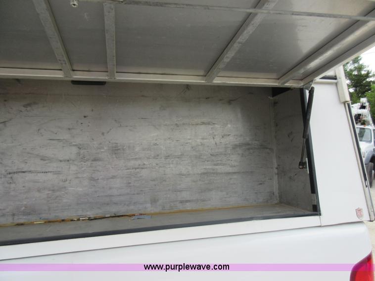 image for item L2758 2008 GMC Sierra 1500 pickup truck