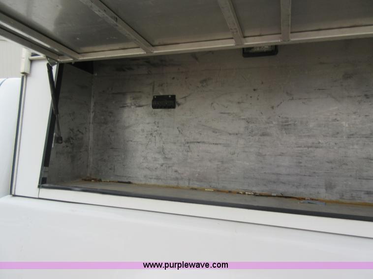 image for item L2758 2008 GMC Sierra 1500 pickup truck