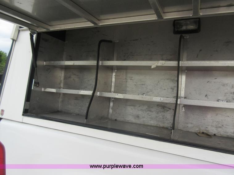 image for item L2758 2008 GMC Sierra 1500 pickup truck