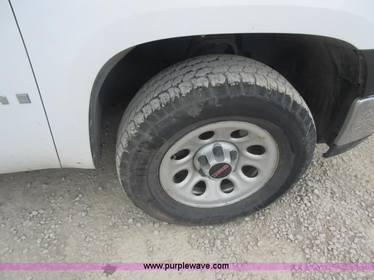 image for item L2758 2008 GMC Sierra 1500 pickup truck