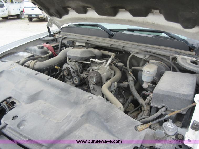 image for item L2758 2008 GMC Sierra 1500 pickup truck