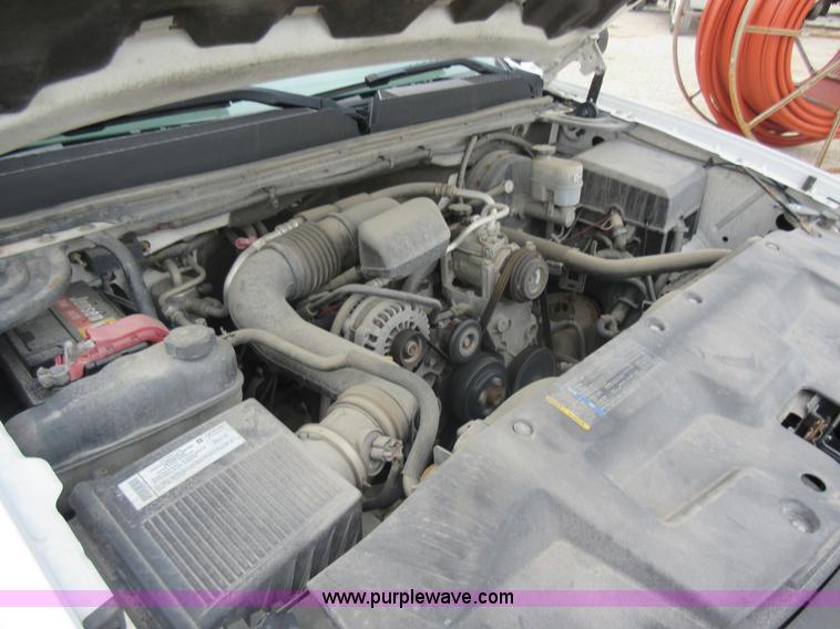 image for item L2758 2008 GMC Sierra 1500 pickup truck