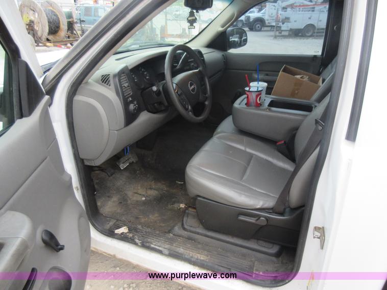 image for item L2758 2008 GMC Sierra 1500 pickup truck