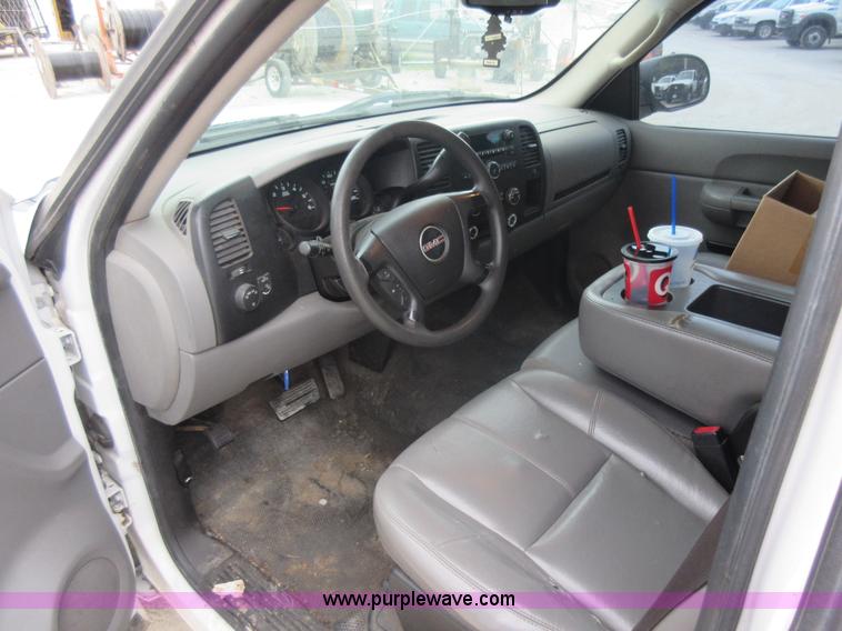 image for item L2758 2008 GMC Sierra 1500 pickup truck