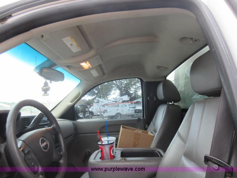 image for item L2758 2008 GMC Sierra 1500 pickup truck