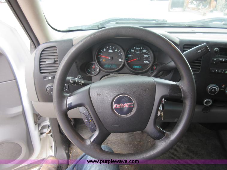 image for item L2758 2008 GMC Sierra 1500 pickup truck