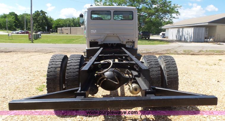 image for item L6357 1995 Freightliner FL70 truck cab and chassis