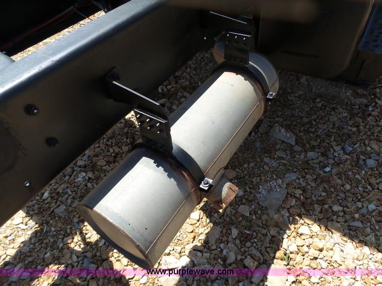 image for item L6357 1995 Freightliner FL70 truck cab and chassis