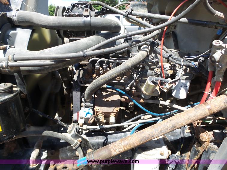 image for item L6357 1995 Freightliner FL70 truck cab and chassis