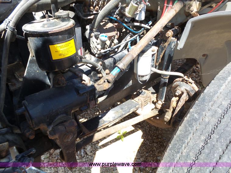 image for item L6357 1995 Freightliner FL70 truck cab and chassis