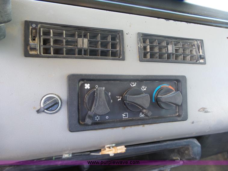 image for item L6357 1995 Freightliner FL70 truck cab and chassis