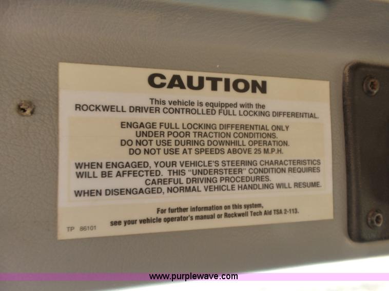 image for item L6357 1995 Freightliner FL70 truck cab and chassis