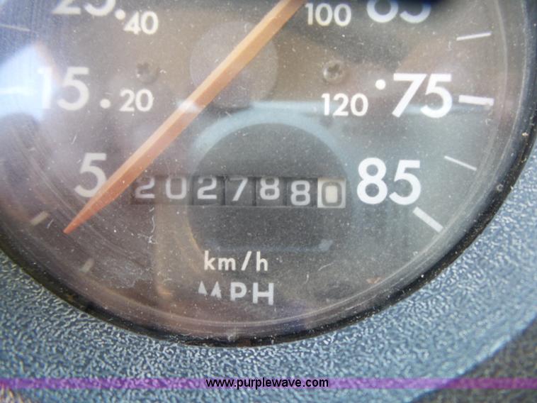 image for item L6357 1995 Freightliner FL70 truck cab and chassis